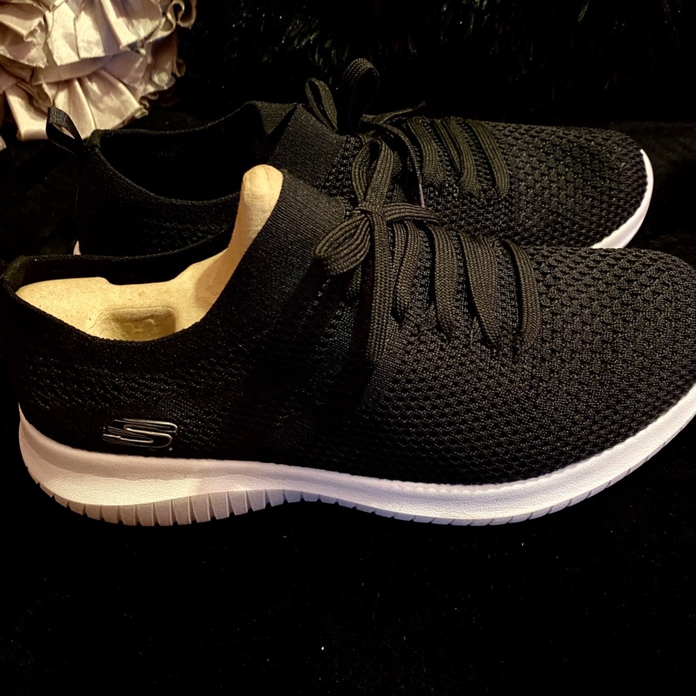 Skechers Ultra Flex Statements